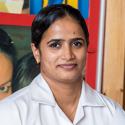 shini-nurse-in-muscat-oman